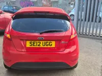 Begagnad Ford Fiesta 2012 Röd Halvkombi
