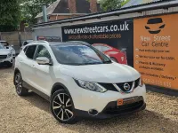 Used Nissan Qashqai Tekna 115 HP (84 kW) 2017 White SUV