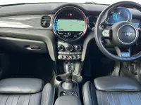 Usado Mini Cooper S Exclusive 178 HP (130 kW) 2022 Verde Citadino
