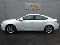 Used Vauxhall Insignia SRi 140 HP (102 kW) 2012 White Hatchback
