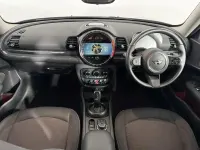 Usado Mini Cooper Clubman Classic 134 CV (98 kW) 2023 Plateado Familiar