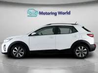 Używany Kia Stonic 99 KM (72 kW) 2021 Biały SUV