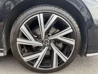 Second-hand VW Golf VIII R-line 150 CP (110 kW) 2022 Negru Hatchback