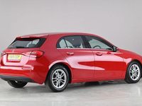 Begagnad Mercedes A180 Executive 116 HK (85 kW) 2019 Röd Halvkombi