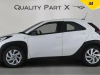 Used Toyota Aygo X PURE 72 HP (52 kW) 2023 White SUV
