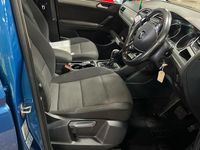 Usado VW Touran SE 2016 Azul Monovolume