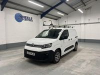 Used Citroën Berlingo 100 HP (73 kW) 2020 White MPV