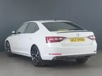 Usado Skoda Superb SportLine 150 HP (110 kW) 2017 Branco Citadino