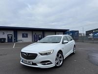 Used Vauxhall Insignia SRi 170 HP (125 kW) 2019 White Hatchback