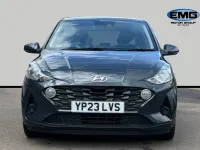 Usado Hyundai i10 SE 67 HP (49 kW) 2023 Cinzento Citadino