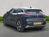Begagnad Renault Megane E-Tech Iconic 161 kW (220 HK) 2024 Blå Halvkombi