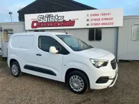 Usado Vauxhall Combo Sportive 100 HP (73 kW) 2021 Branco Monovolume