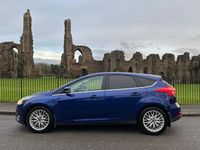 Used Ford Focus Zetec 120 HP (88 kW) 2015 Blue Hatchback