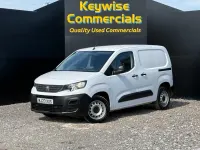 Second-hand Peugeot Partner Premium 2023 Alb Monovolum