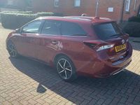 Used Toyota Auris Design 136 HP (100 kW) 2018 Red Estate