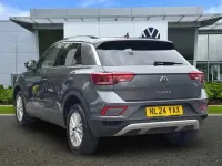 Usado VW T-Roc Life 150 CV (110 kW) 2024 Gris SUV