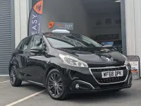 Used Peugeot 208 Signature Sky 82 HP (60 kW) 2018 Black Hatchback