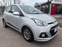 Used Hyundai i10 Premium 87 HP (63 kW) 2015 Silver Hatchback