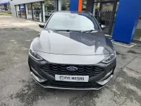 Usado Ford Focus ST-Line 2023 Gris Utilitario
