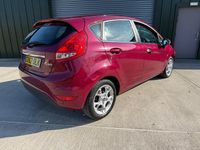 Usado Ford Fiesta Zetec 2012 Vermelho Citadino