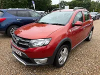 Used Dacia Sandero Lauréate 90 HP (66 kW) 2015 Red Hatchback