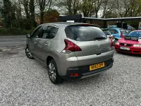 Usado Peugeot 3008 Active 2014 Gris Familiar