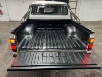 Used Toyota HiLux 102 HP (75 kW) 2000 White Pickup