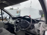 Used Vauxhall Vivaro 90 HP (66 kW) 2014 White MPV