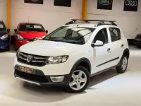 Used Dacia Sandero Lauréate 2015 White Hatchback