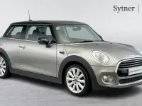 Usado Mini Cooper Hatch 134 HP (98 kW) 2017 Prateado Citadino
