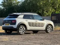 Used Citroën C4 Cactus Flair 82 HP (60 kW) 2018 White Hatchback