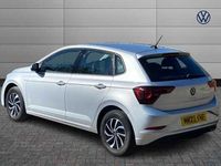 Usado VW Polo Life 95 CV (69 kW) 2023 Plateado Utilitario