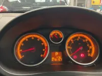 Usado Vauxhall Corsa Club 90 HP (66 kW) 2009 Azul Citadino