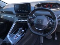 Usado Peugeot 5008 Allure Premium 131 HP (96 kW) 2021 Cinzento SUV