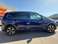 Begagnad VW Touran SEL 150 HK (110 kW) 2019 Blå Minibuss