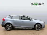 Used Volvo V40 Pro 152 HP (111 kW) 2018 Blue Hatchback