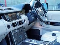 Used Land Rover Range Rover Vogue 313 HP (230 kW) 2011 Black SUV