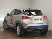 Usado Nissan Juke N-Connecta 117 HP (86 kW) 2020 Prateado SUV