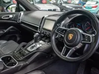 Usado Porsche Cayenne 2016 Preto SUV