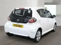 Used Toyota Aygo 68 HP (50 kW) 2011 White Hatchback