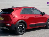 Begagnad Kia e-Niro 147 kW (201 HK) 2024 Röd SUV