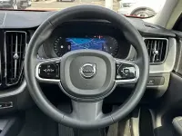 Used Volvo XC60 Plus 197 HP (144 kW) 2022 Red SUV