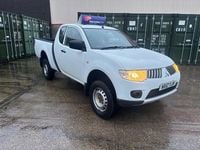 Used Mitsubishi L200 134 HP (98 kW) 2012 White Pickup