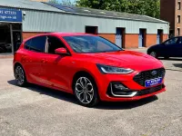 Używany Ford Focus ST-Line 2023 Czerwony Hatchback
