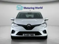 Used Renault Clio Iconic 140 HP (102 kW) 2021 White Hatchback