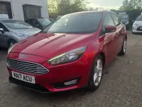 Usado Ford Focus Zetec 2017 Vermelho Citadino