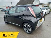 Używany Toyota Aygo X-clusiv 2014 Czarny Hatchback