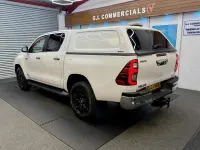 Used Toyota HiLux Luxury 150 HP (110 kW) 2023 White Pickup
