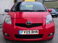Begagnad Toyota Yaris SR 2009 Röd Halvkombi