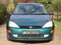 Used Ford Focus 100 HP (73 kW) 2001 Green Sedan